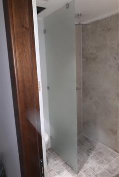 کابین دوش لاریس